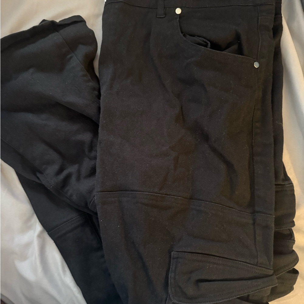 Black Jeans With Flare Bottoms